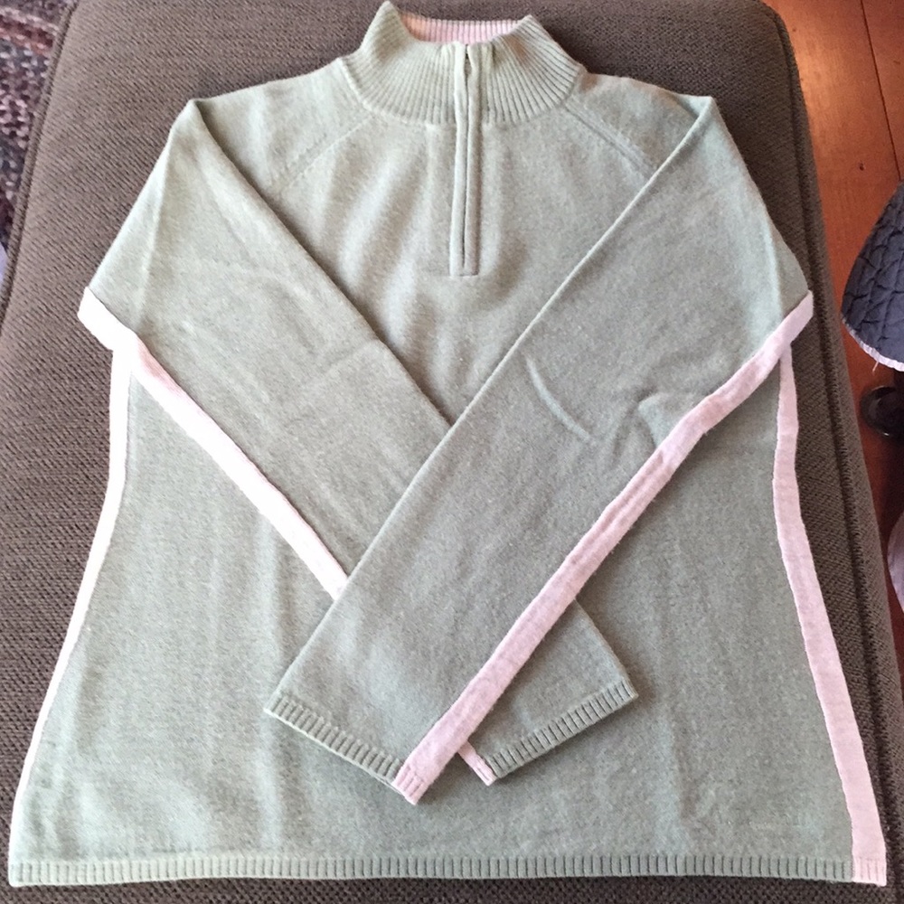 L.L. Bean Green and White Women's Sweater